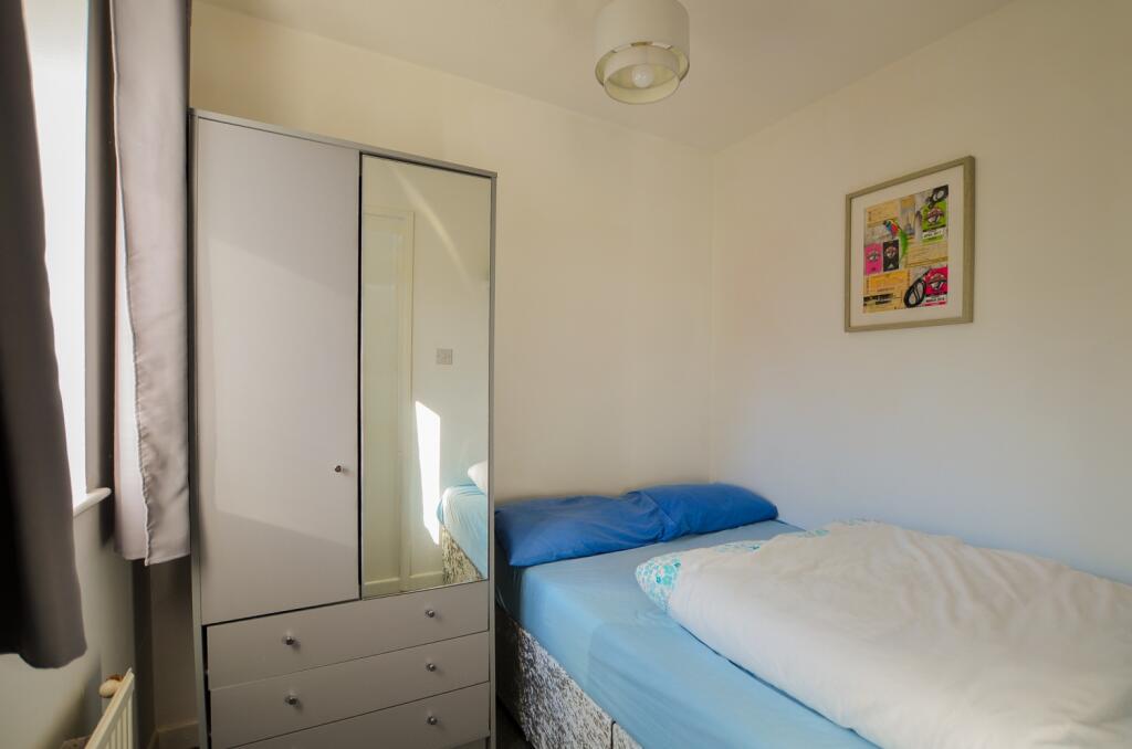 To Book A Viewing Call TPS Lostwithiel on 01208 87