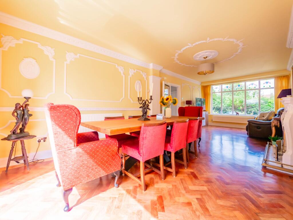 Living Room/Dining Room
