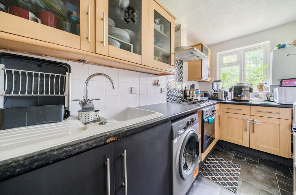 1297761-10-683731...