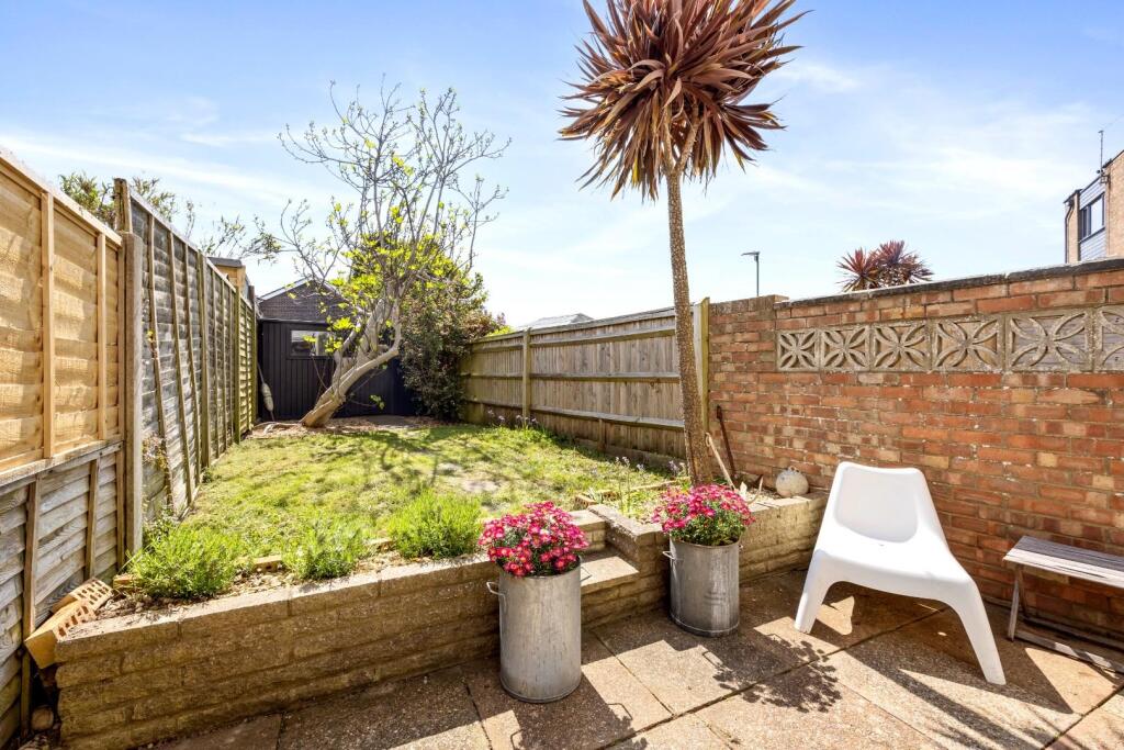 Harbour Way, 200-020.JPG