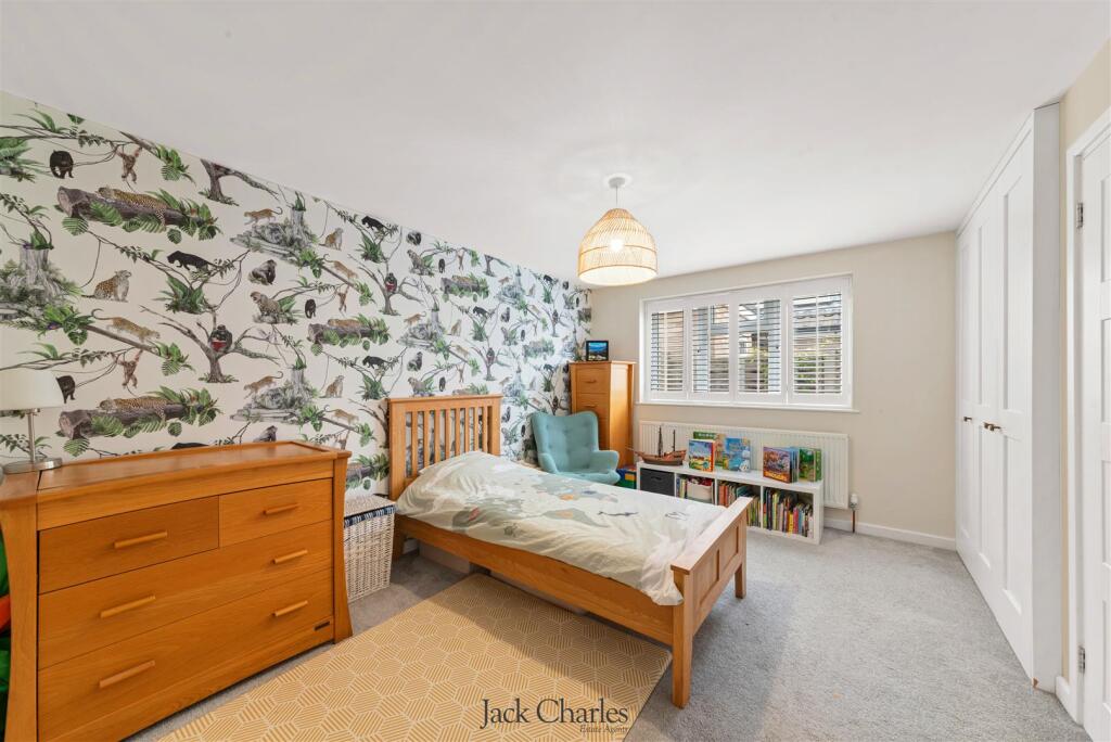 28 Barchester Way-19.jpg