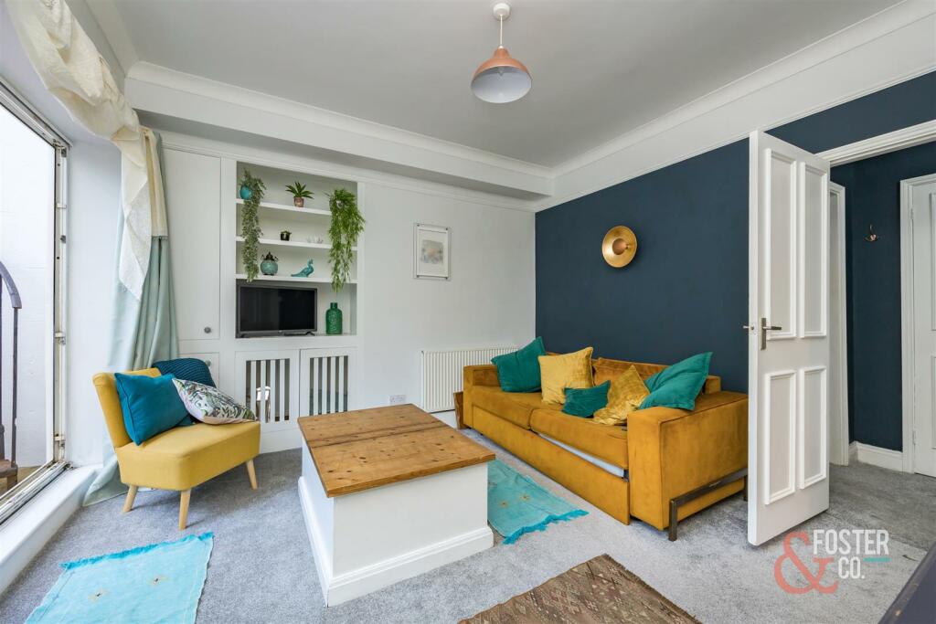 St Aubyns 22, Flat 2-9.JPG