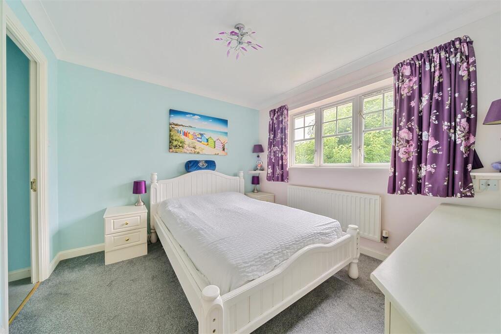 Bedford Grove Bed 1.jpg