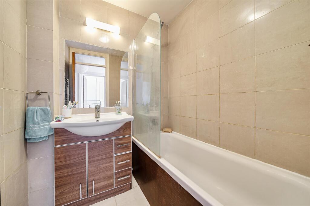 Bathroom.jpg