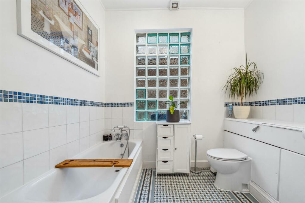 Avenue Road, W3 - FOR SALE