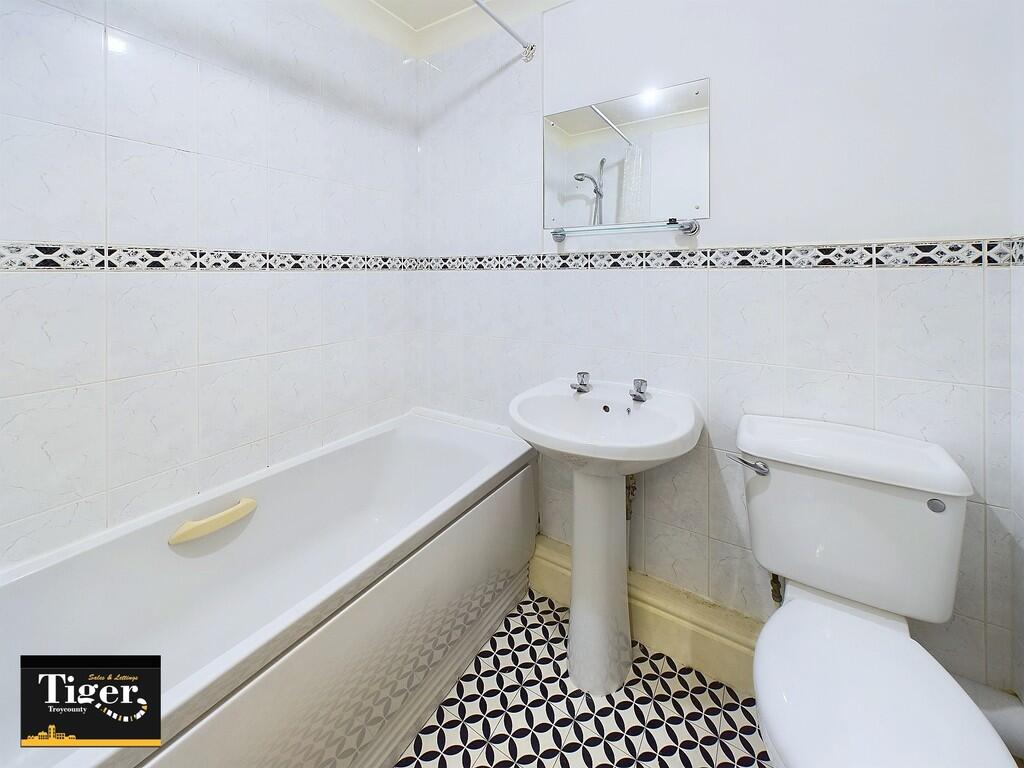 CAM02176G0-PR0421...