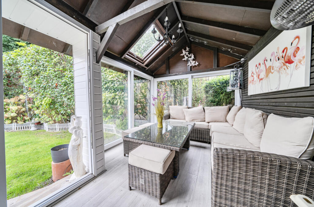 1369267-9-68ee653...