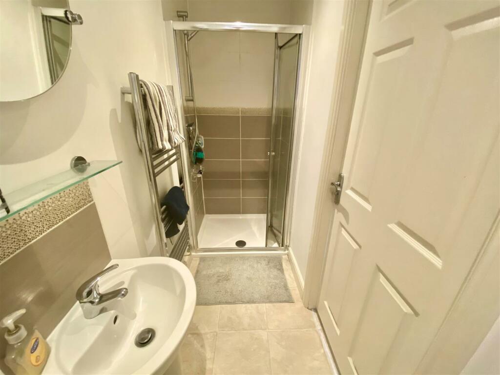 ENSUITE SHOWER ROOM