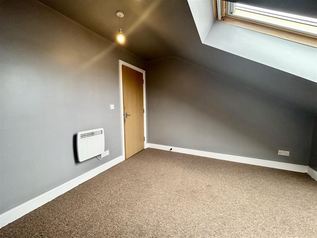 Bedroom 1.jpeg