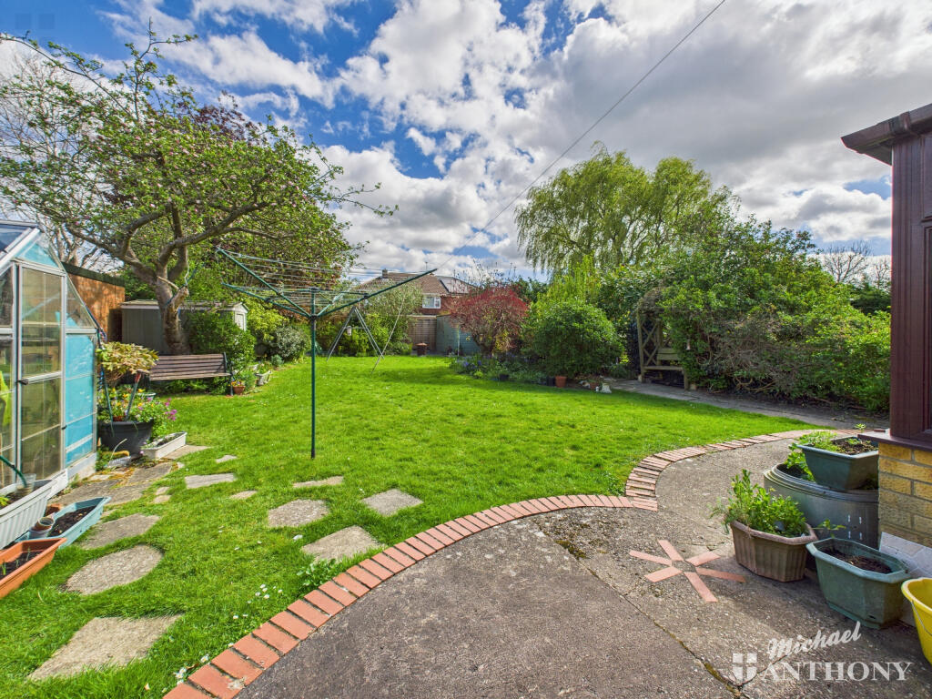 CAM03852G0-PR0250-STILL016