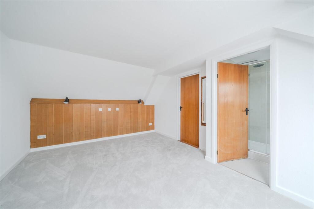 Bedroom4-3.jpg
