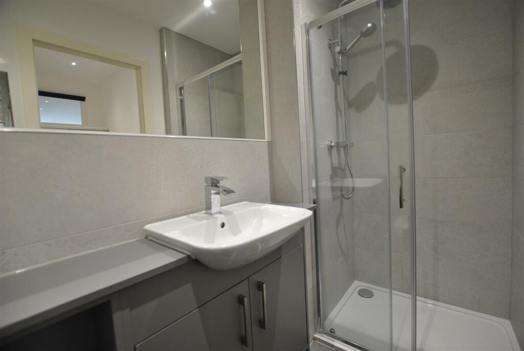 ENSUITE SHOWER ROOM
