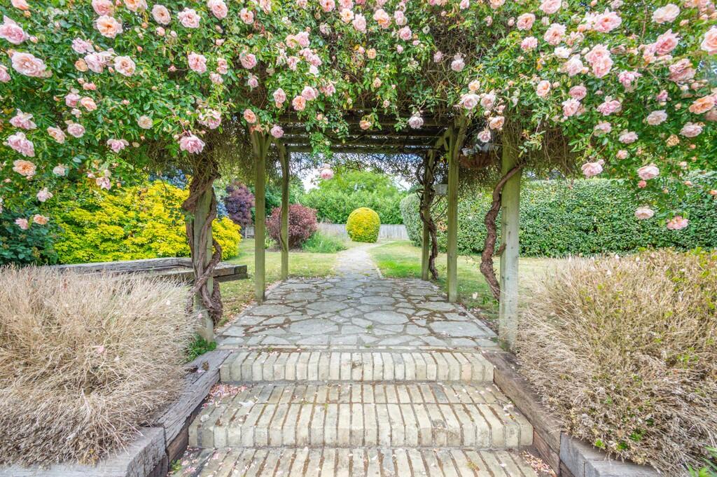 Regal Cottage - A...