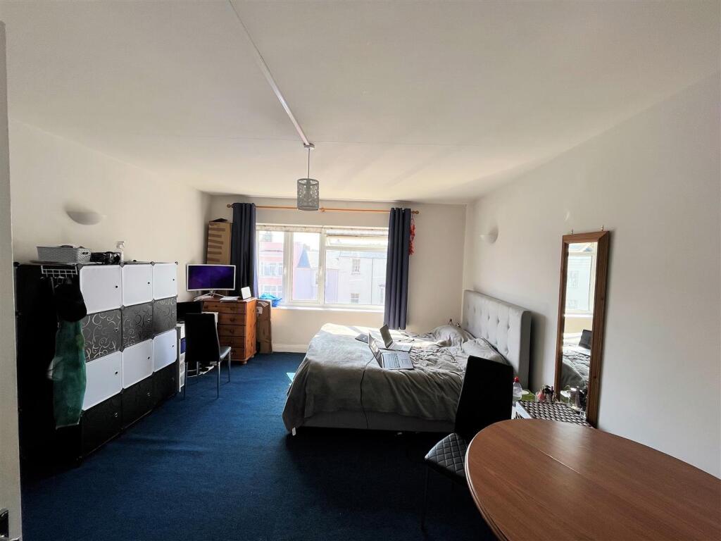 room.jpg