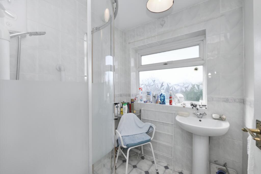 4 Field Way, Hoddesdon, Hertfordshire, EN11 0QN