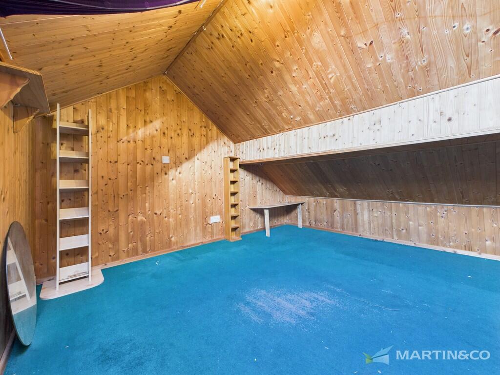 CAM02318G0-PR0572...