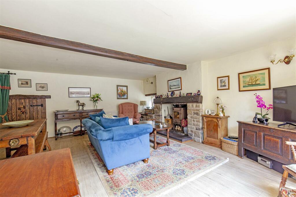 Reception Room-1.jpg