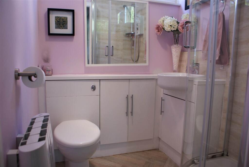 Shower Room (ground)