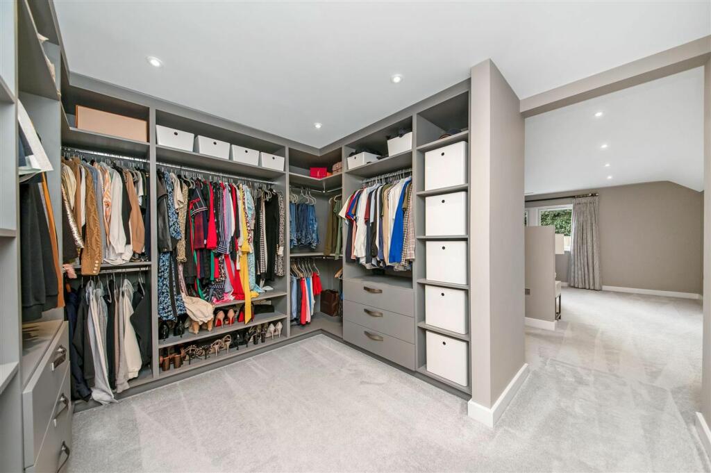 DRESSING ROOM