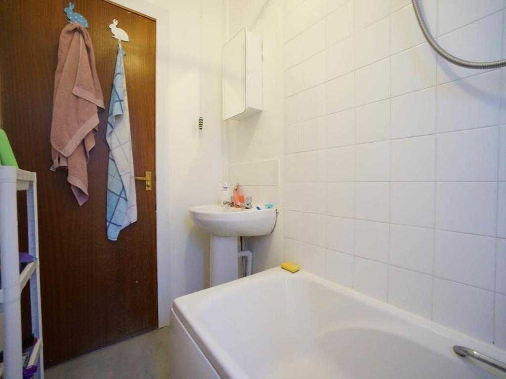 Bathroom 1.2.JPG