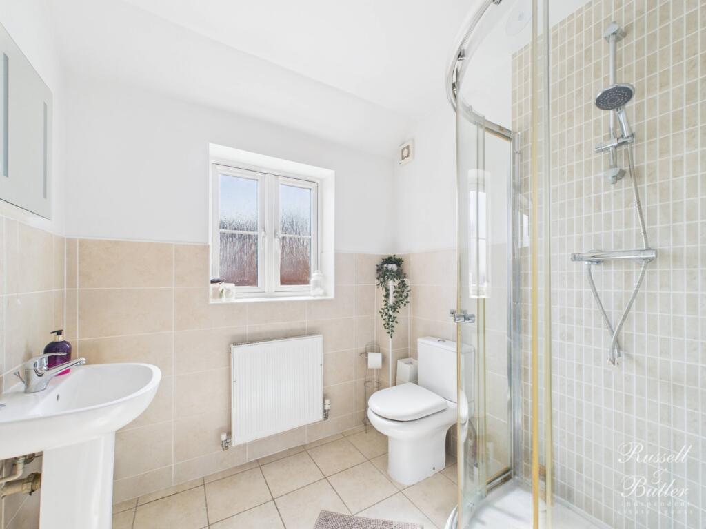 CAM01995G0-PR0322-STILL028