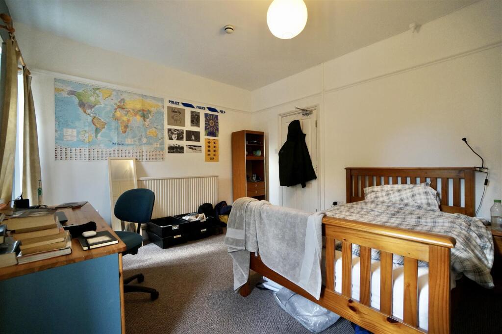 Bed3.1.jpg