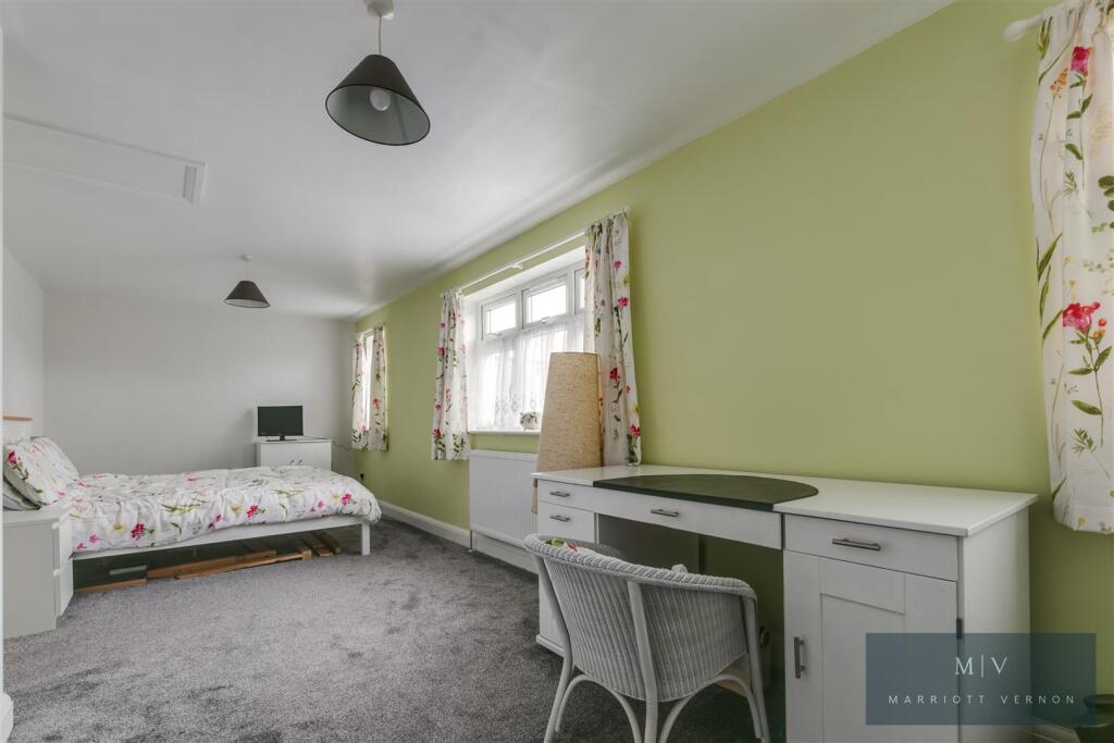 Woodmere Close 14 MV-21.jpg