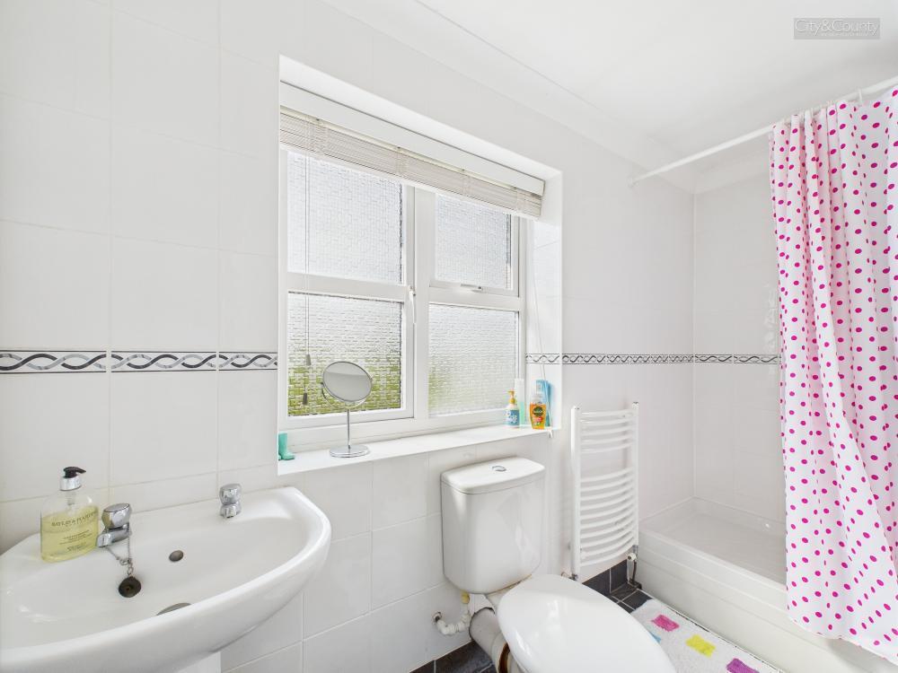 En-Suite To Bedroom Three