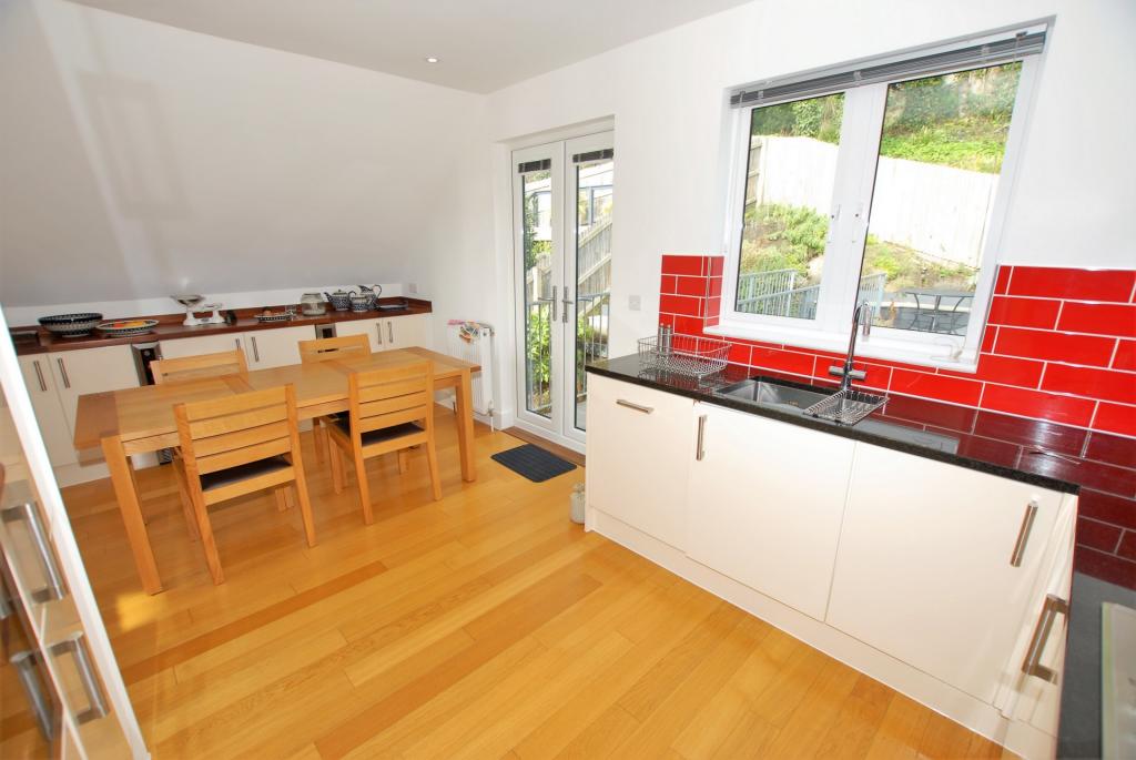 Kitchen/Dining rm