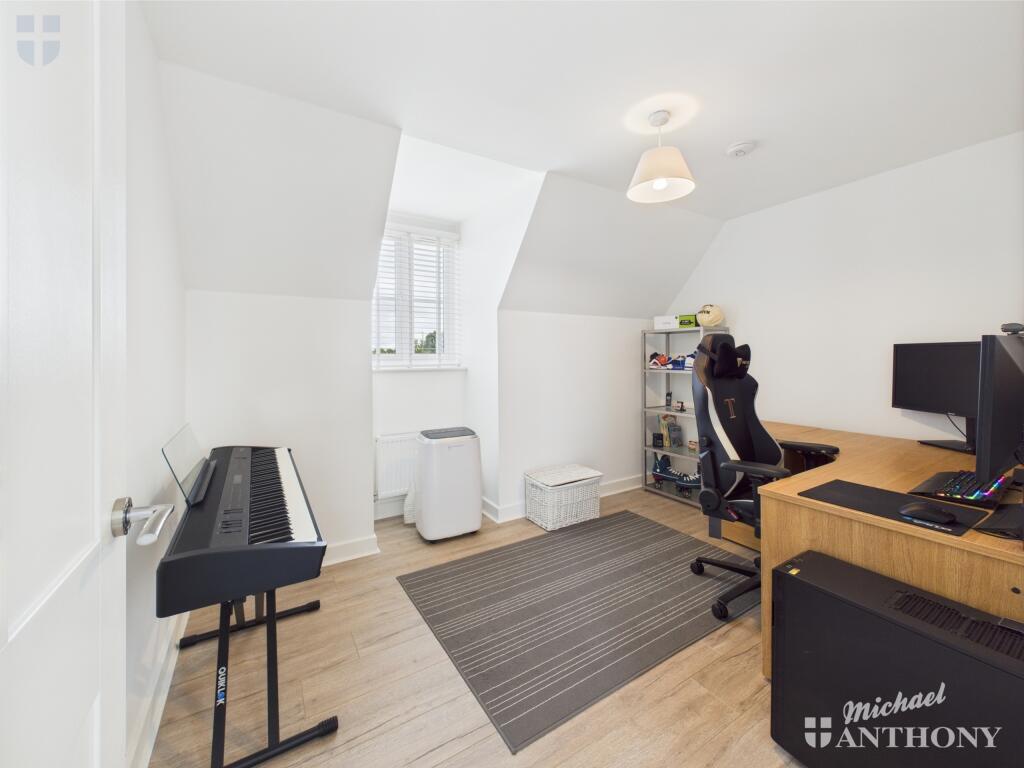 CAM03852G0-PR0297-STILL003