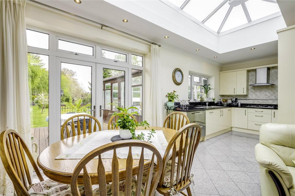 Kitchen / Dining Are