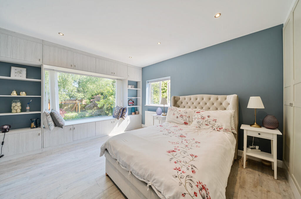 25-682322cab9b22-...