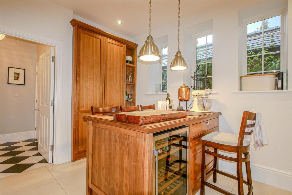 Kitchen/Breakfast Room