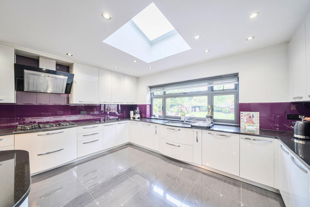 1358402-11-68e013...