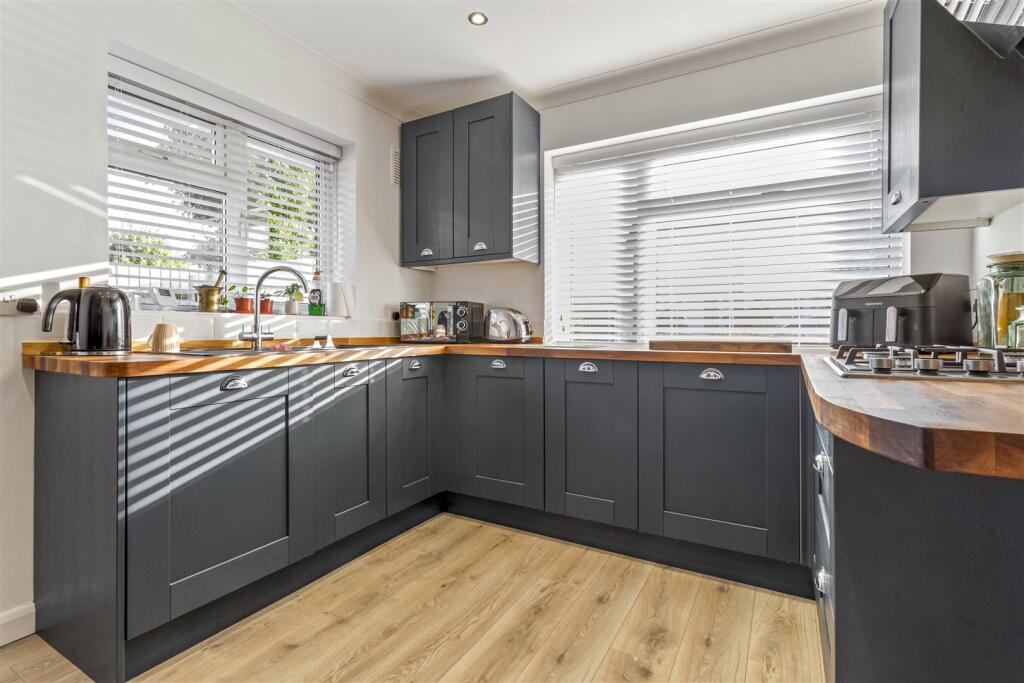 White Gables, Franklin Rd-014.JPG