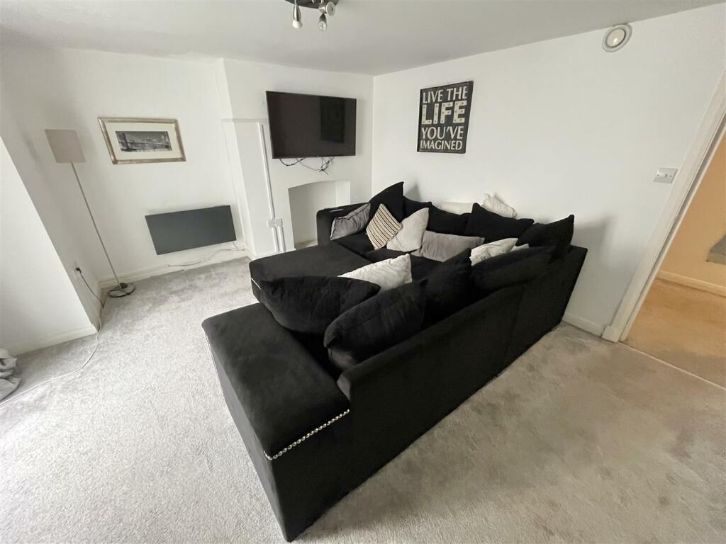 Lounge 2