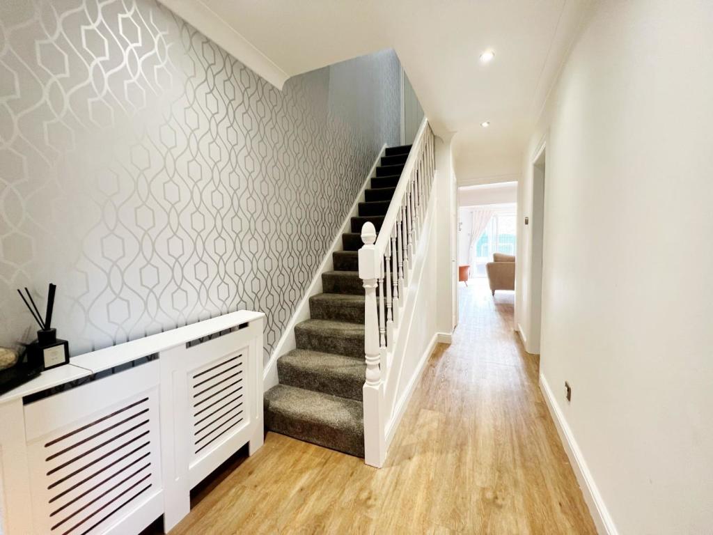 Entrance hallway.jpg