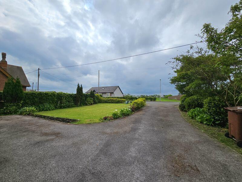 Front Driveway &amp; Outlook