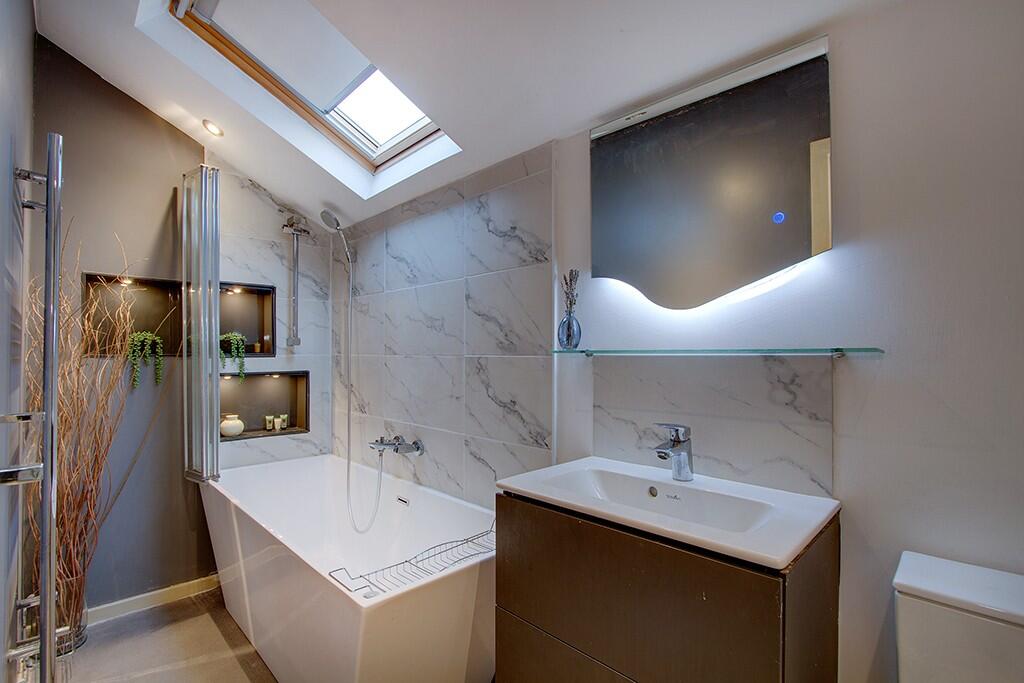 En suite bathroom