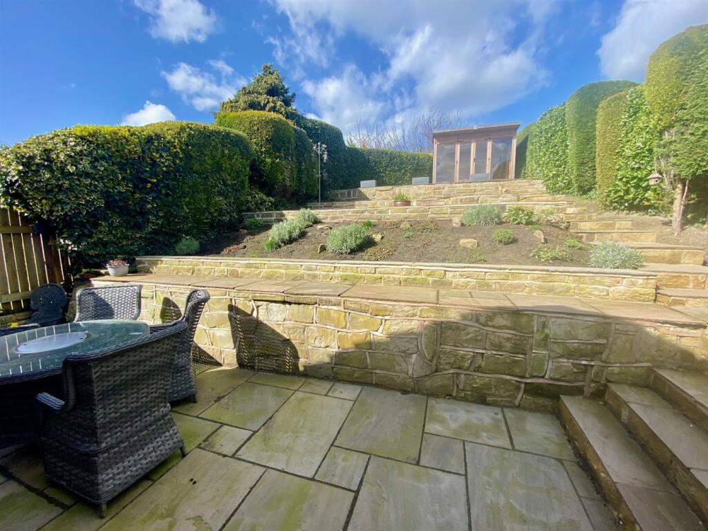 8 Springfield Park - 1.jpg