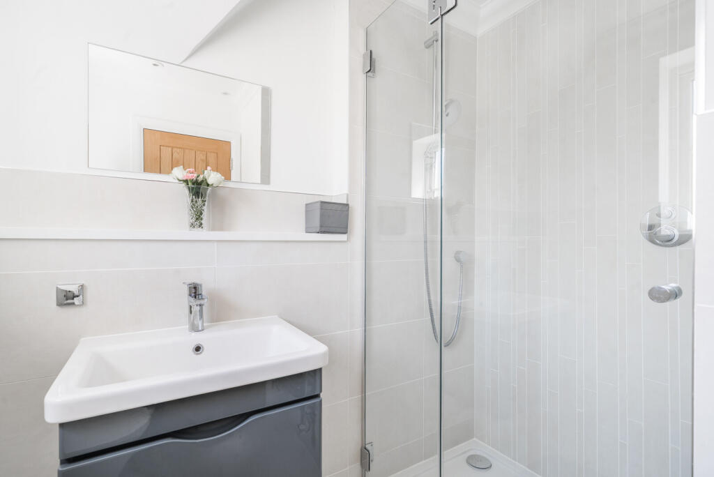 1302473-15-683da6...