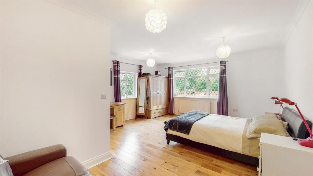 Bedroom 1..jpg