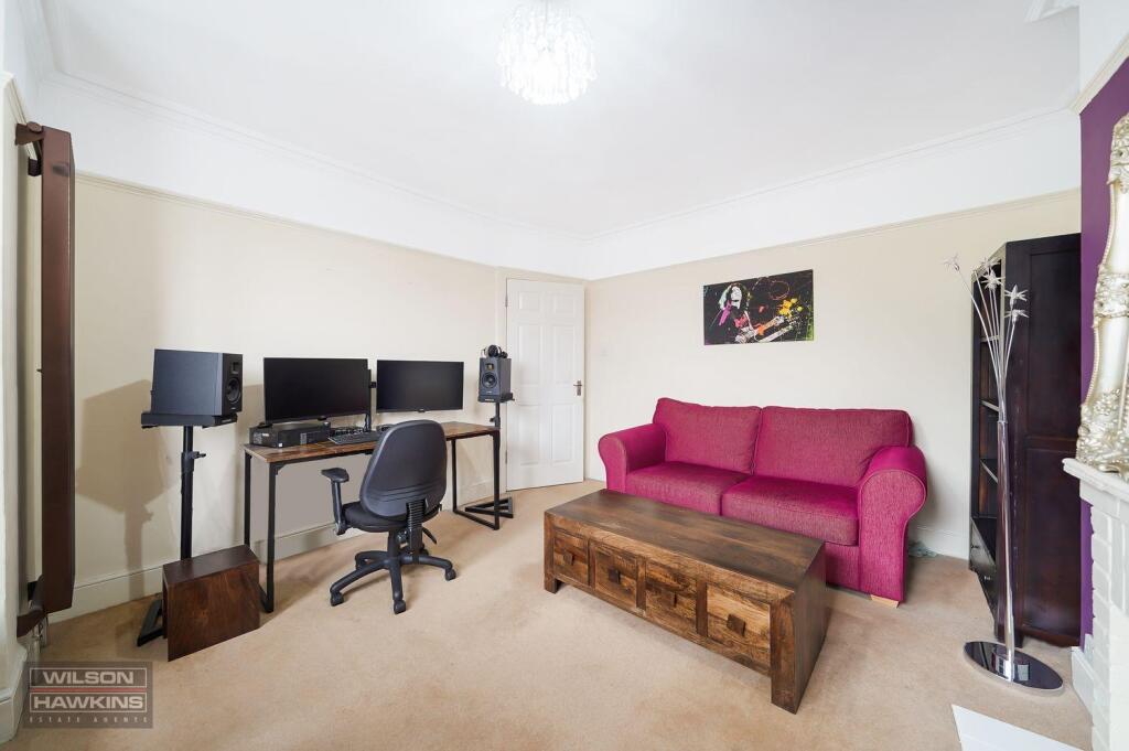 35 Welldon Crescent - RRFkqNa61FQoFpk4K05o.jpg