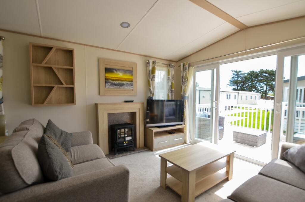 To Book A Viewing Call TPS Lostwithiel on 01208 87