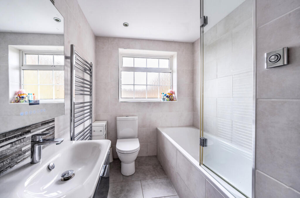 1364503-11-68ee82...