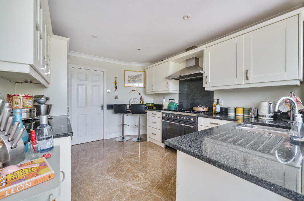 1313636-13-686692...