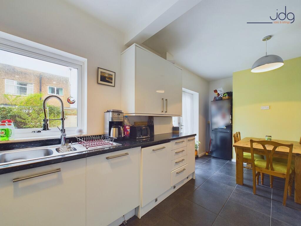 Open plan kitchen diner