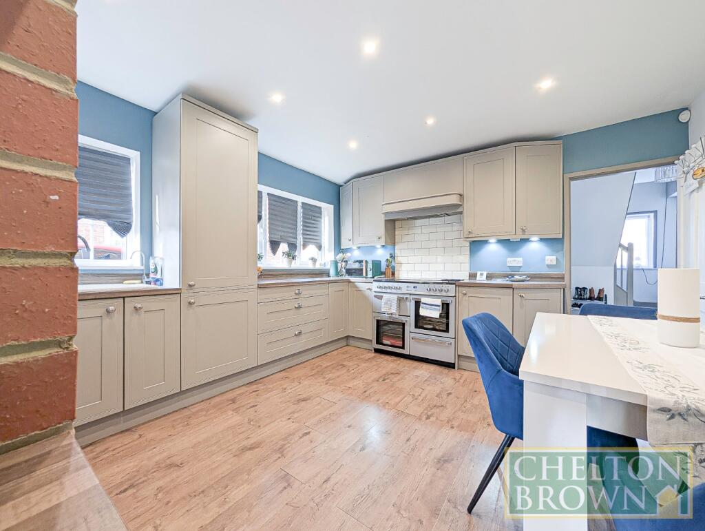 Kitchen &amp; Diner