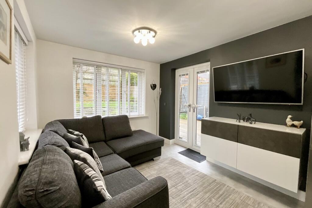 Open plan living/kit