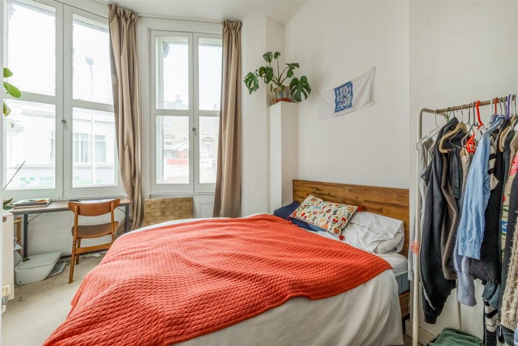 Flat 1, 3 Silwood Terrace5.jpg